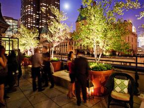 纽约市内某个屋顶上的景致 纽约市内某个屋顶上的景致