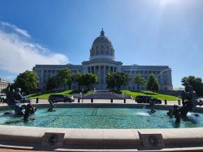 密苏里州议会大厦外的半人马喷泉 密苏里州议会大厦外的半人马喷泉