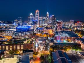 北卡罗来纳州夏洛特市的夜景