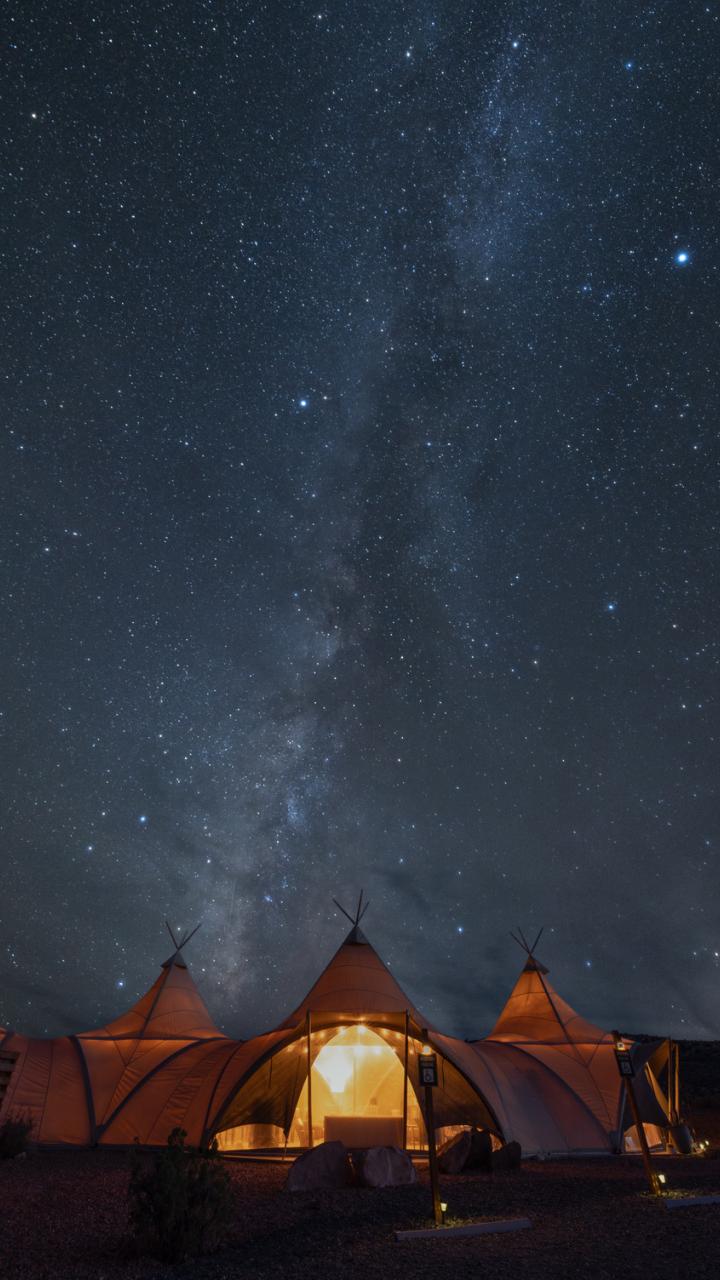 Campamento bajo las estrellas cerca del Bryce Canyon National Park en Utah