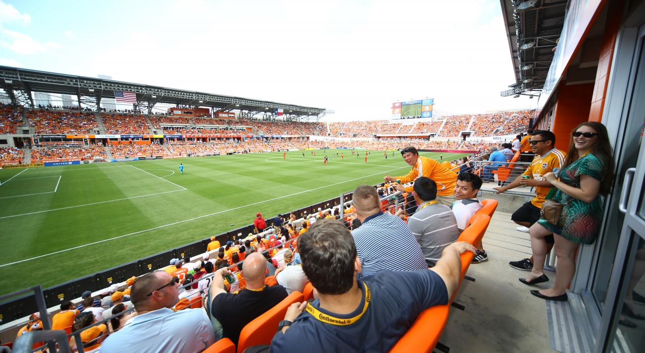 休斯敦迪纳摩队主场 PNC 体育馆