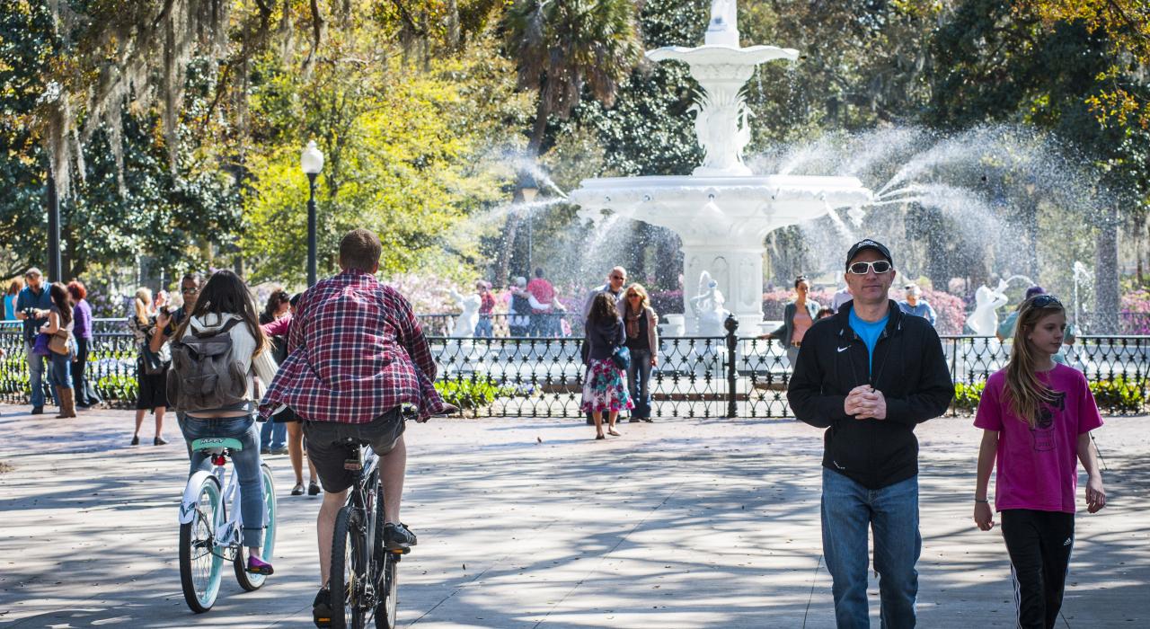 参观历史区风景优美的福赛思公园