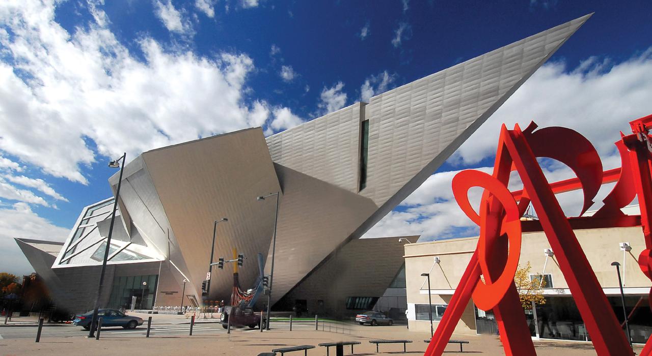 À l’extérieur du Denver Art Museum, Colorado