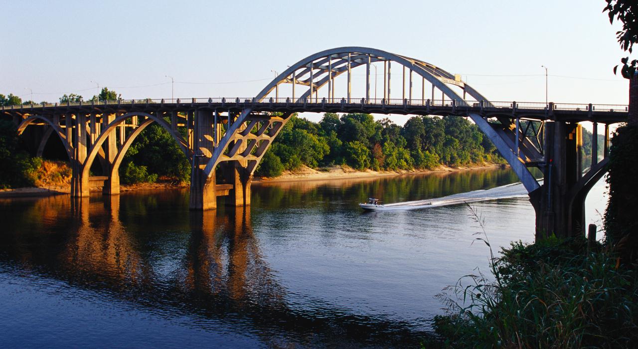 阿拉巴马州塞尔玛历史悠久的爱德蒙配特司桥