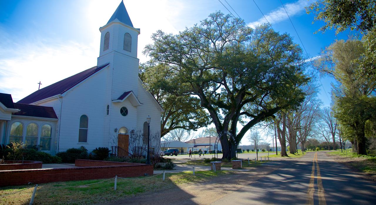 历史悠久的圣奥古斯汀教堂，位于路易斯安那州纳契托什