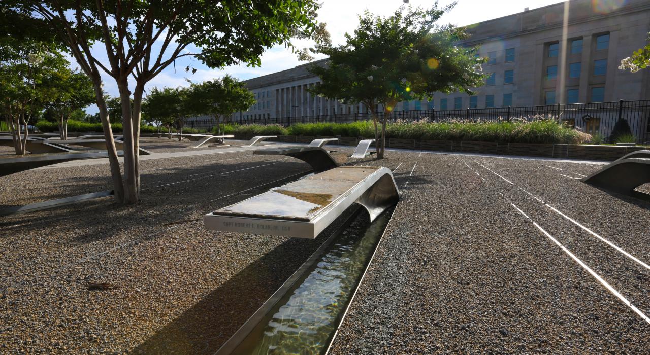 弗吉尼亚州阿灵顿的五角大楼 911 纪念碑