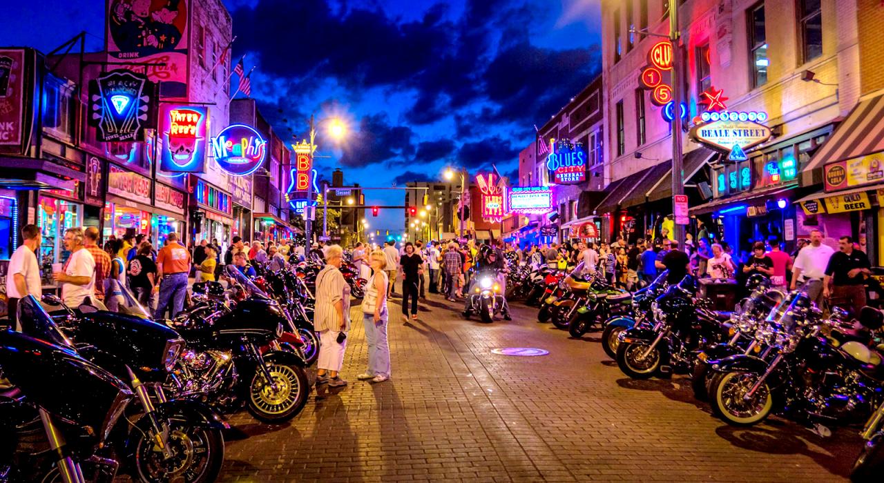 田纳西州孟菲斯繁华热闹的贝尔街