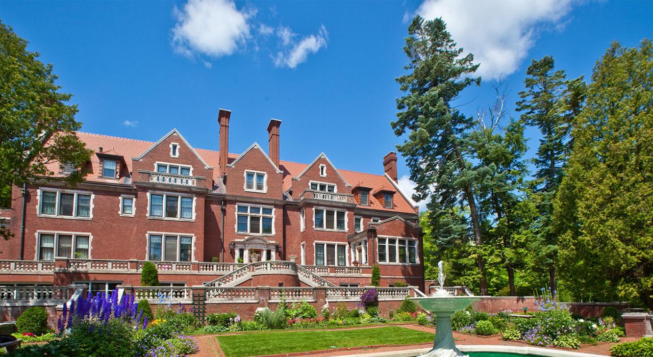 Historic Glensheen Estate, gardens and fountain