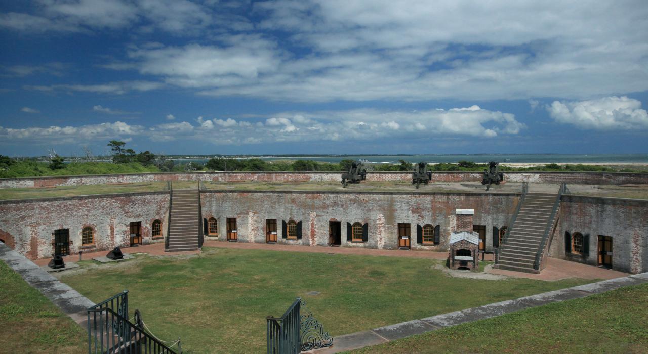 北卡罗来纳州翡翠岛，南北战争时期的梅肯堡州立公园