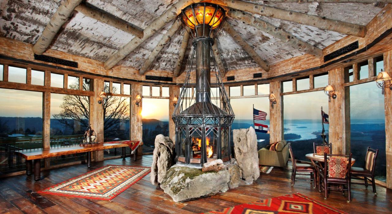 Blick auf den Sonnenuntergang vom Top of the Rock bei Branson, Missouri