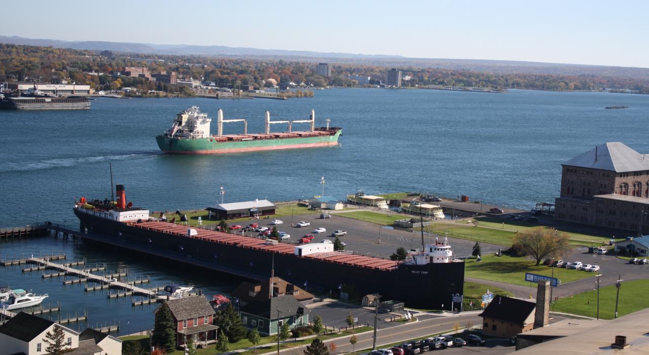 从历史塔顶部欣赏美景