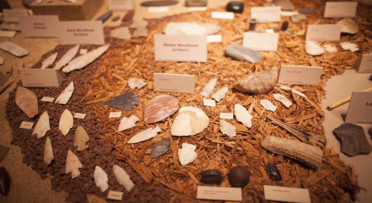 Cahokia Mounds Interpretive Center, Alton