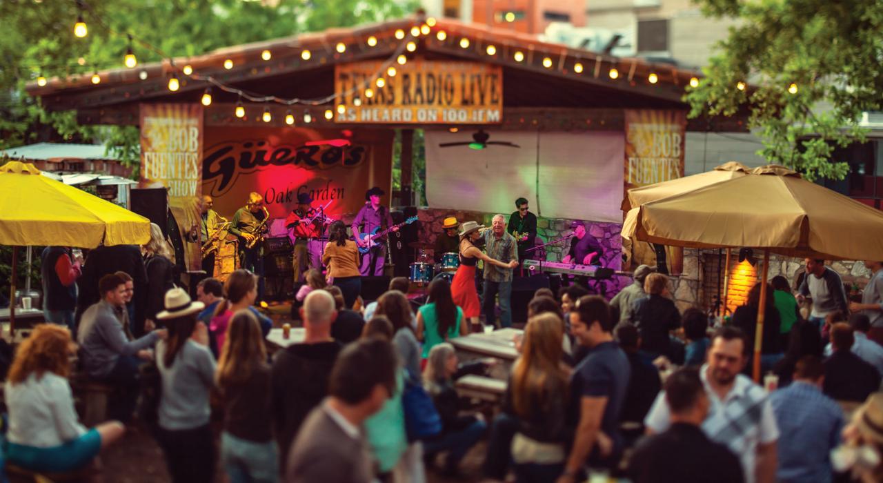 Soirée de musique live et de danse au Guero’s Taco Bar, Austin, Texas