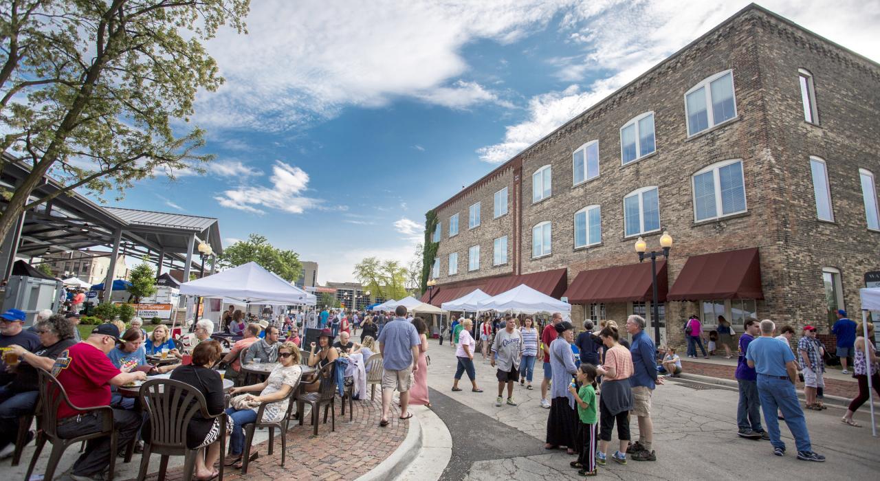 罗克福德城市市场的当地氛围