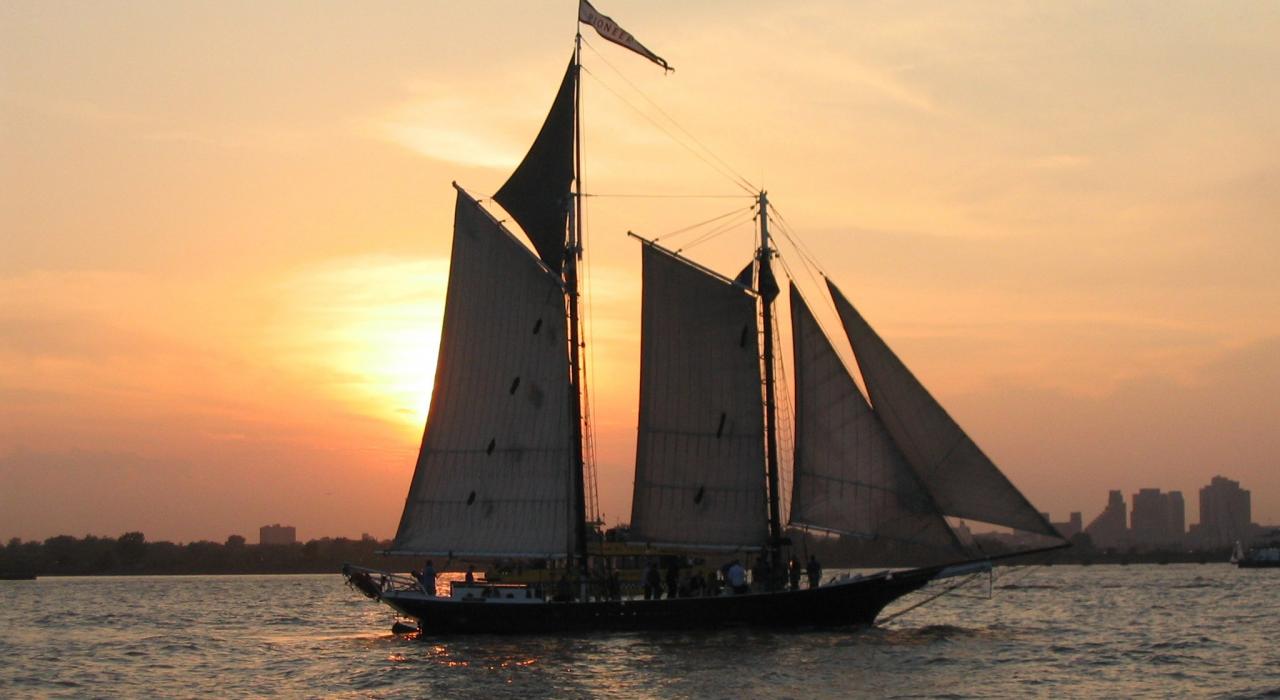 傍晚巡游哈德逊河