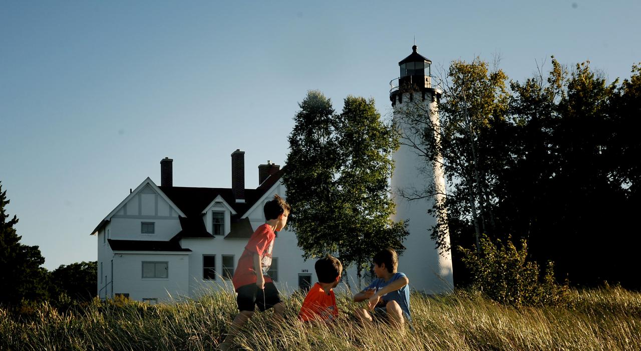 回望 Point Iroquois Lighthouse 灯塔