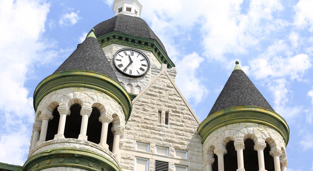 罗马式复兴风格建筑贾斯珀县法院的特写