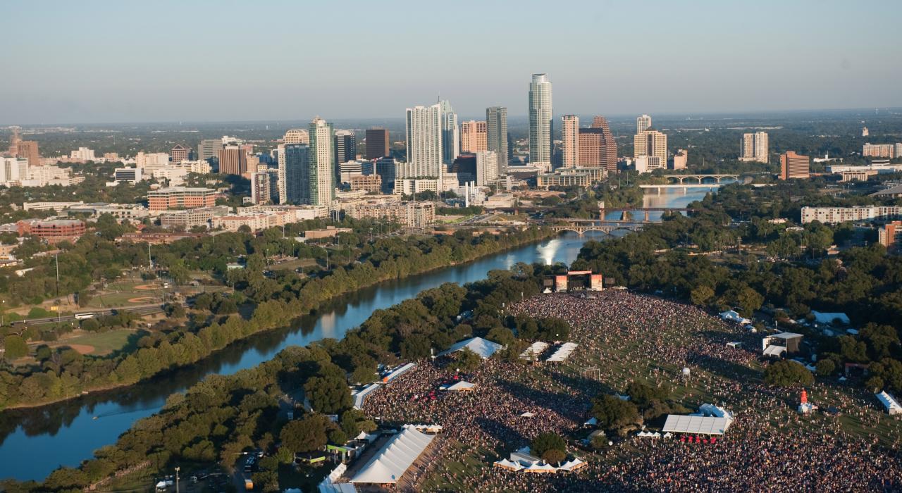 科罗拉多河畔齐尔科尔公园内的音乐会