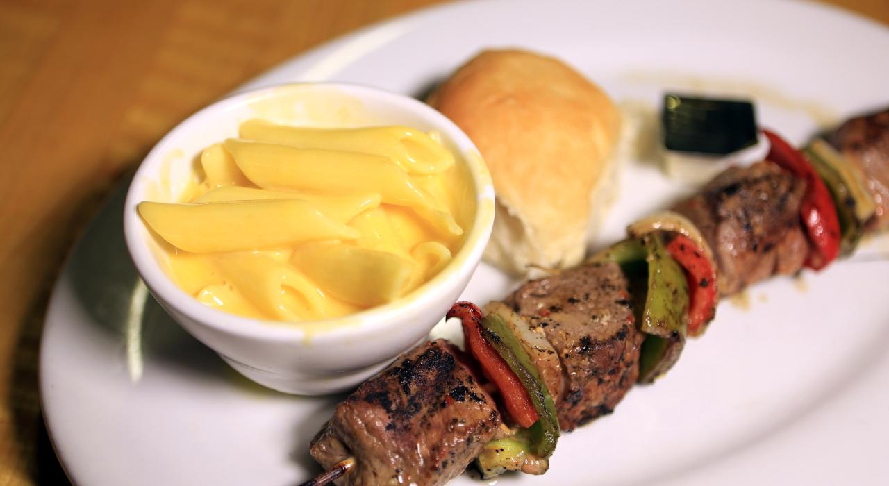 Lucky J Steakhouse & Arena 餐厅的风味美食