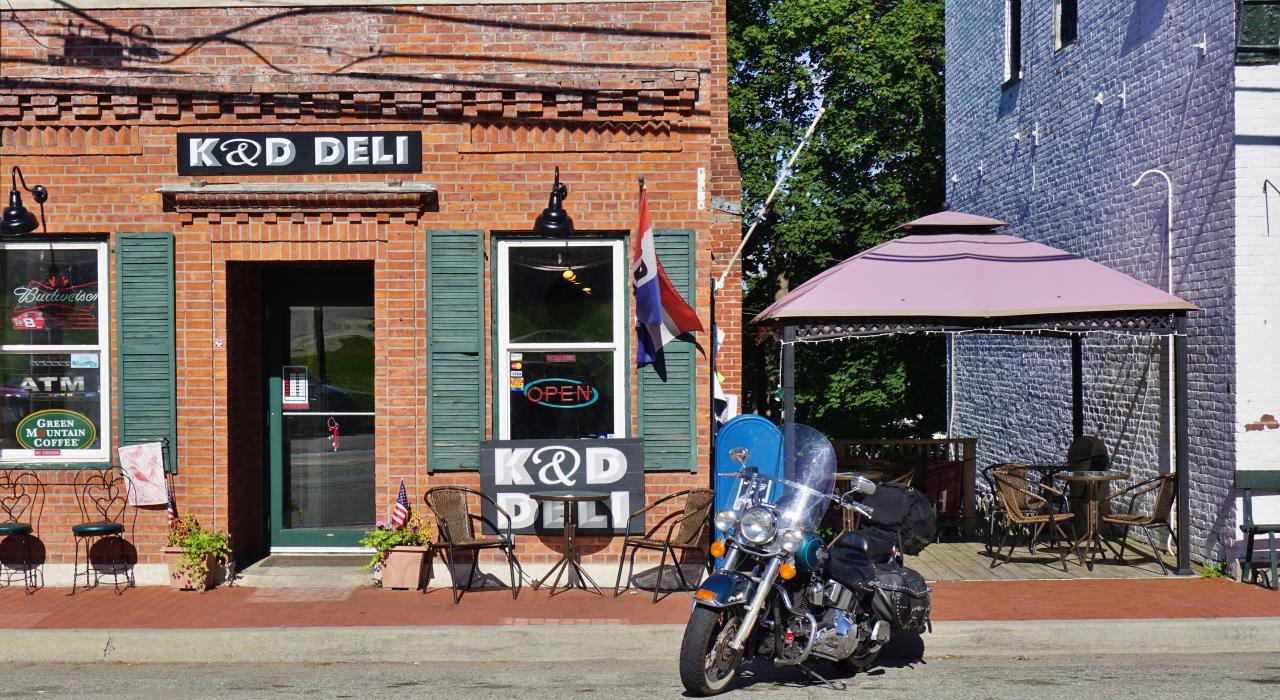 尚普兰湖岸的韦斯特波特镇