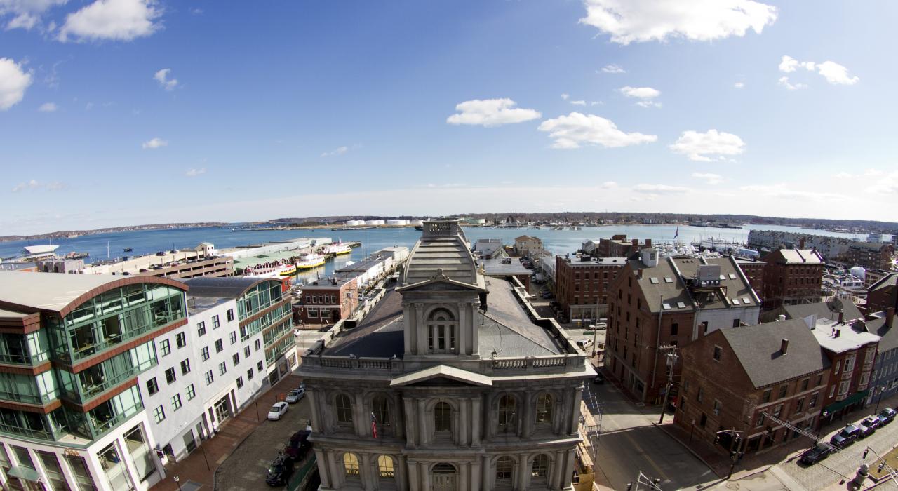 市中心老港口区全景