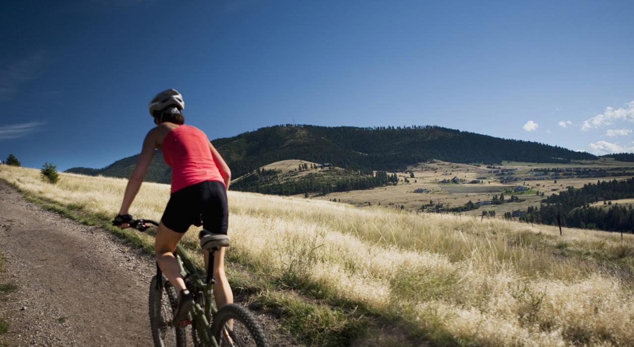 Ciclismo en un sendero de Mount Sentinel