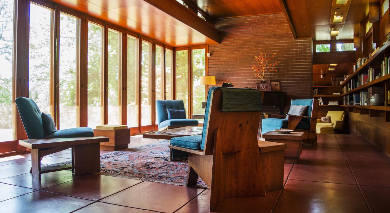 Interior view of the Rosenbaum house designed by Frank Lloyd Wright