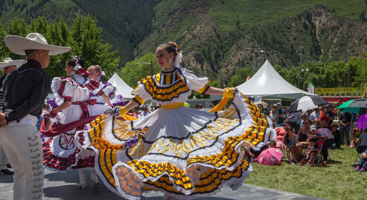 草莓节娱乐活动