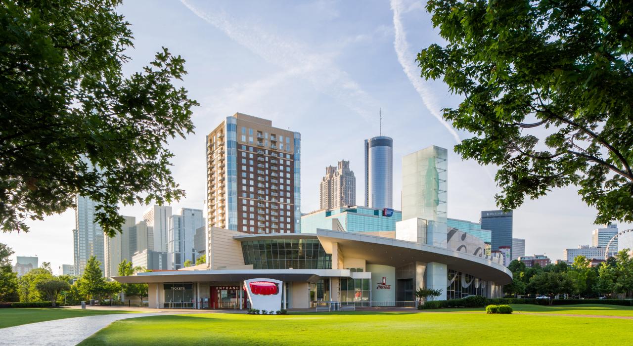 市中心必游景点——可口可乐世界的外部