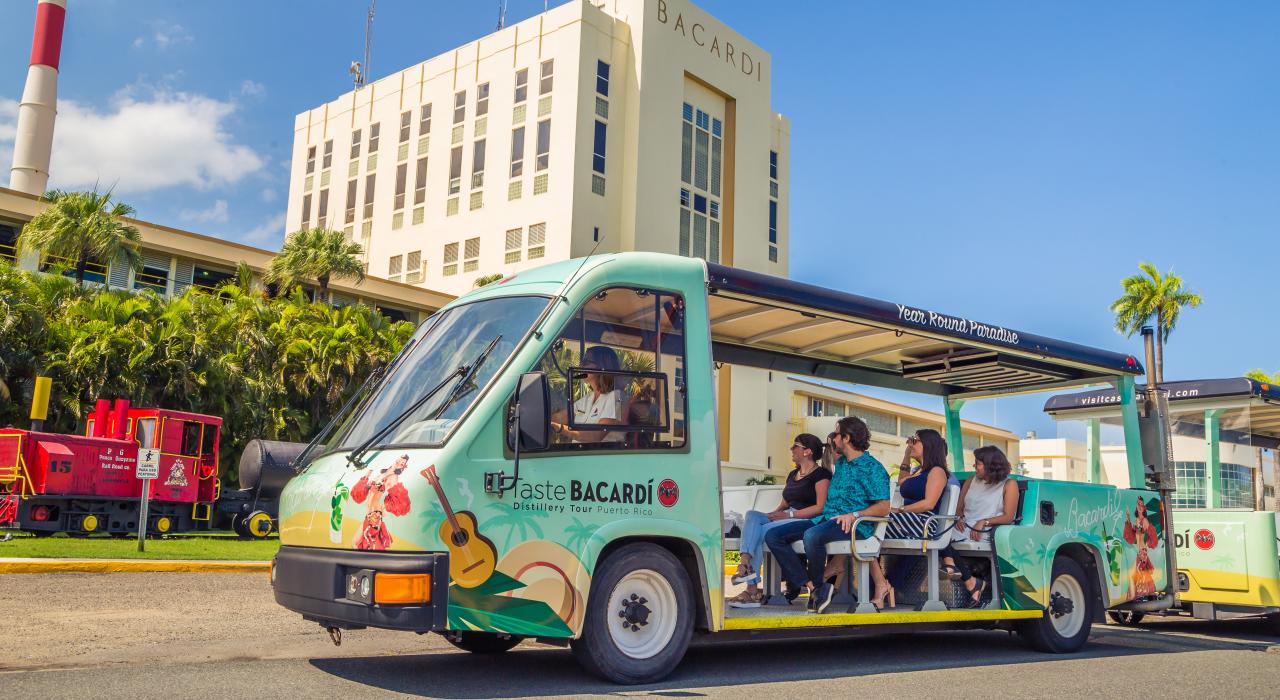 乘坐电车游览百加得之家