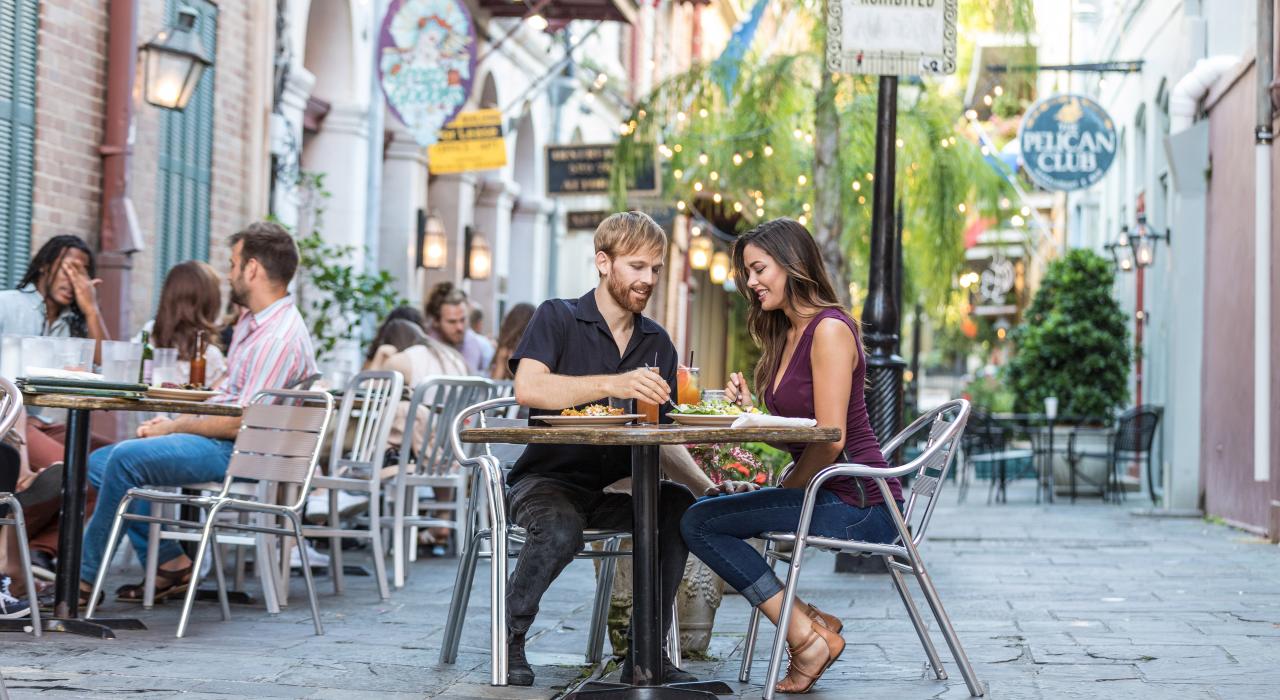 路易斯安那州新奥尔良的庭院美食