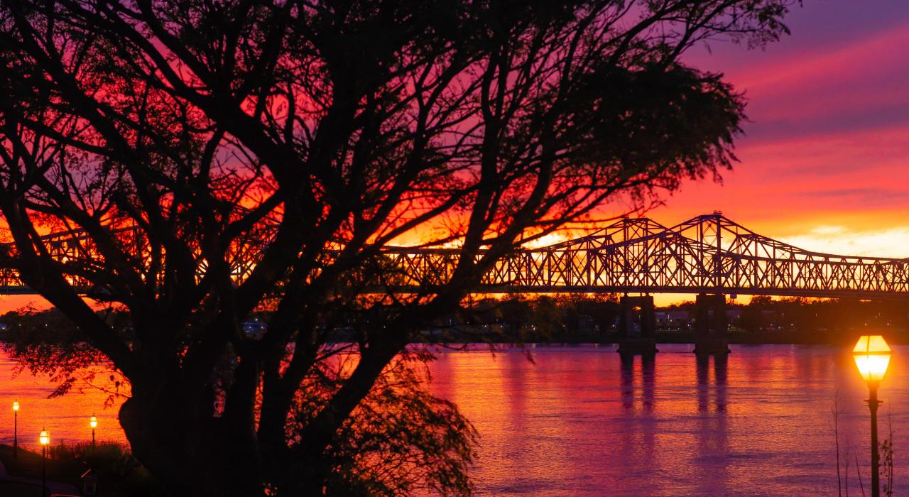 宛如特艺色彩一般的密西西比河夕阳美景