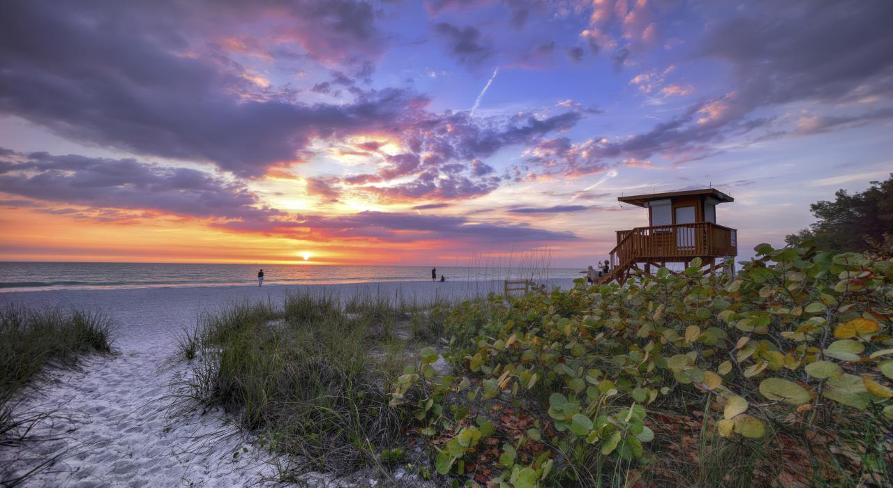 Sunset at Coquina Beach near Bradenton, Florida