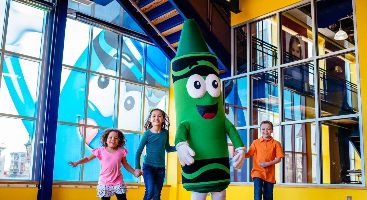 伊斯顿蜡彩乐体验馆的家庭欢乐时光