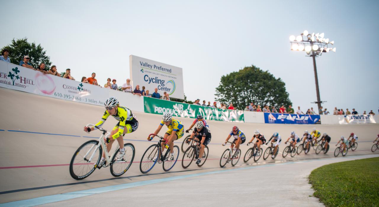 理海山谷自行车赛场所在地 Valley Preferred Cycling Center 内的高速竞技