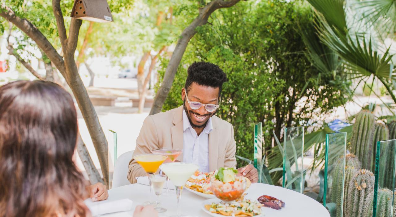 斯科茨代尔老城区的露天用餐