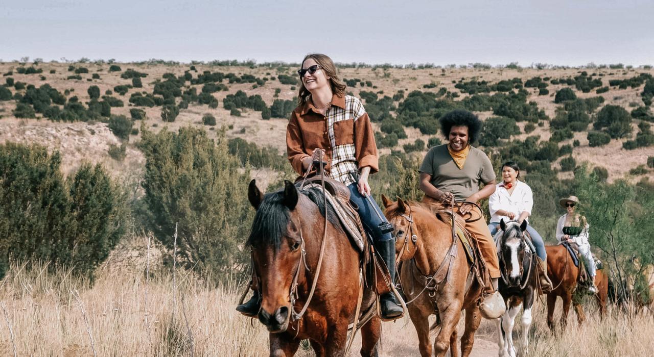 在帕罗杜洛峡谷州立公园骑马