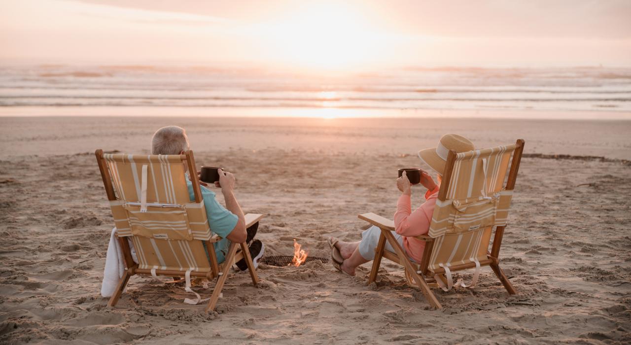 观赏帕德里群岛国家海岸 (Padre Island National Seashore) 的美丽日出