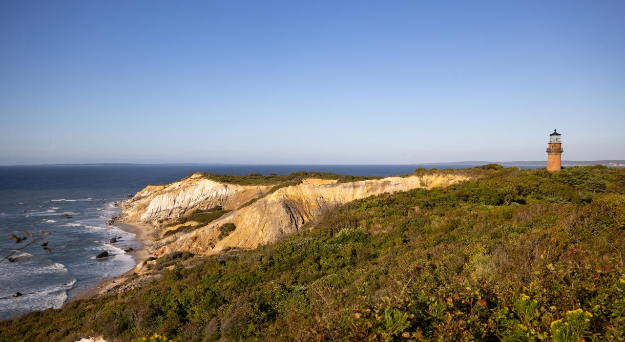 阿奎那悬崖旁的 Gay Head Lighthouse 灯塔