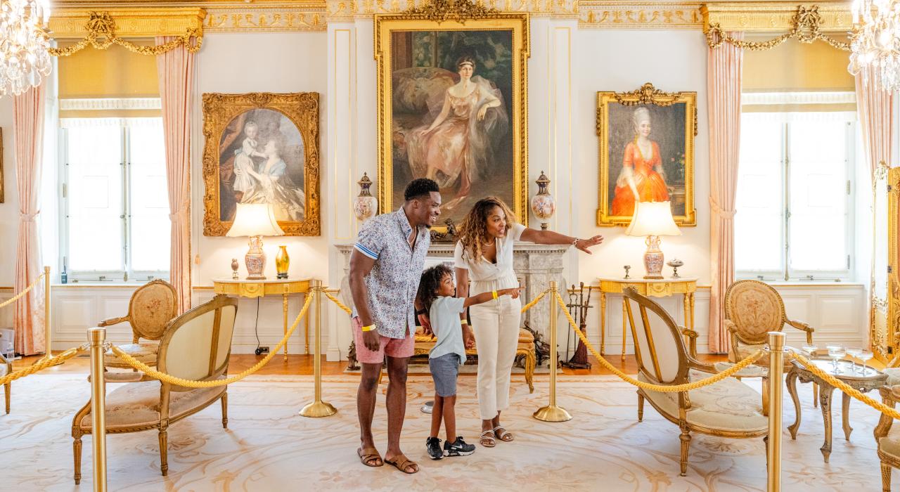 陶醉于特拉华州威尔明顿的内穆尔庄园的奢华内饰，该庄园毗邻宾夕法尼亚州布兰迪万谷。