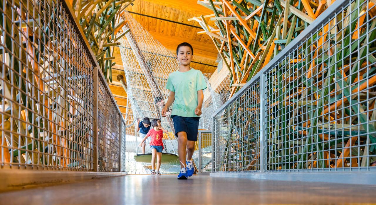 探索互动式 Scott Family Amazeum 适合儿童的展馆