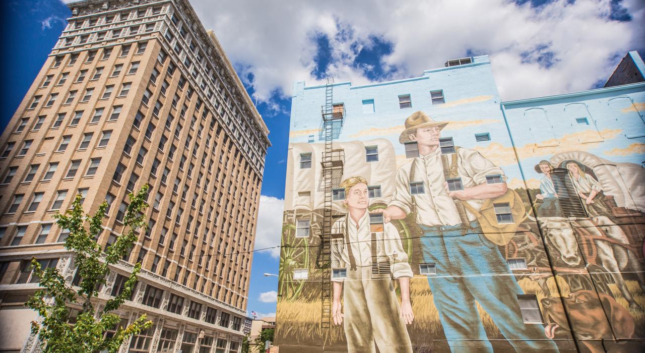 在市中心生动的墙绘中探寻圣约瑟夫昔日的辉煌