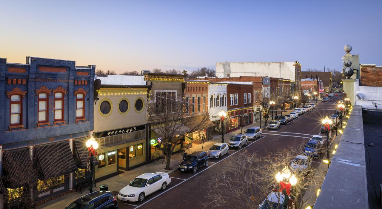探索市中心 Brick District 街区的魅力