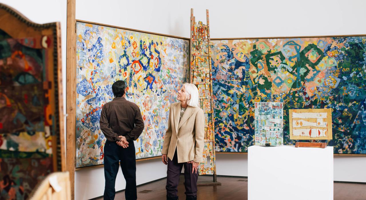 在 Downing Museum 博物馆欣赏来自肯塔基州艺术家 Joe Downing 的作品