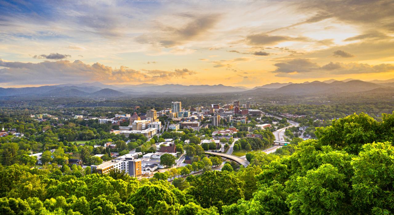 鸟瞰中心城区天际线