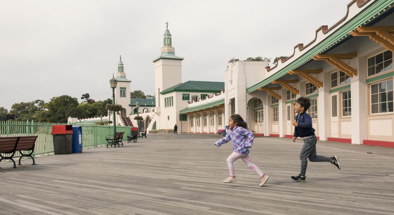 莱伊市韦斯特切斯特儿童博物馆外的亲子欢乐时光
