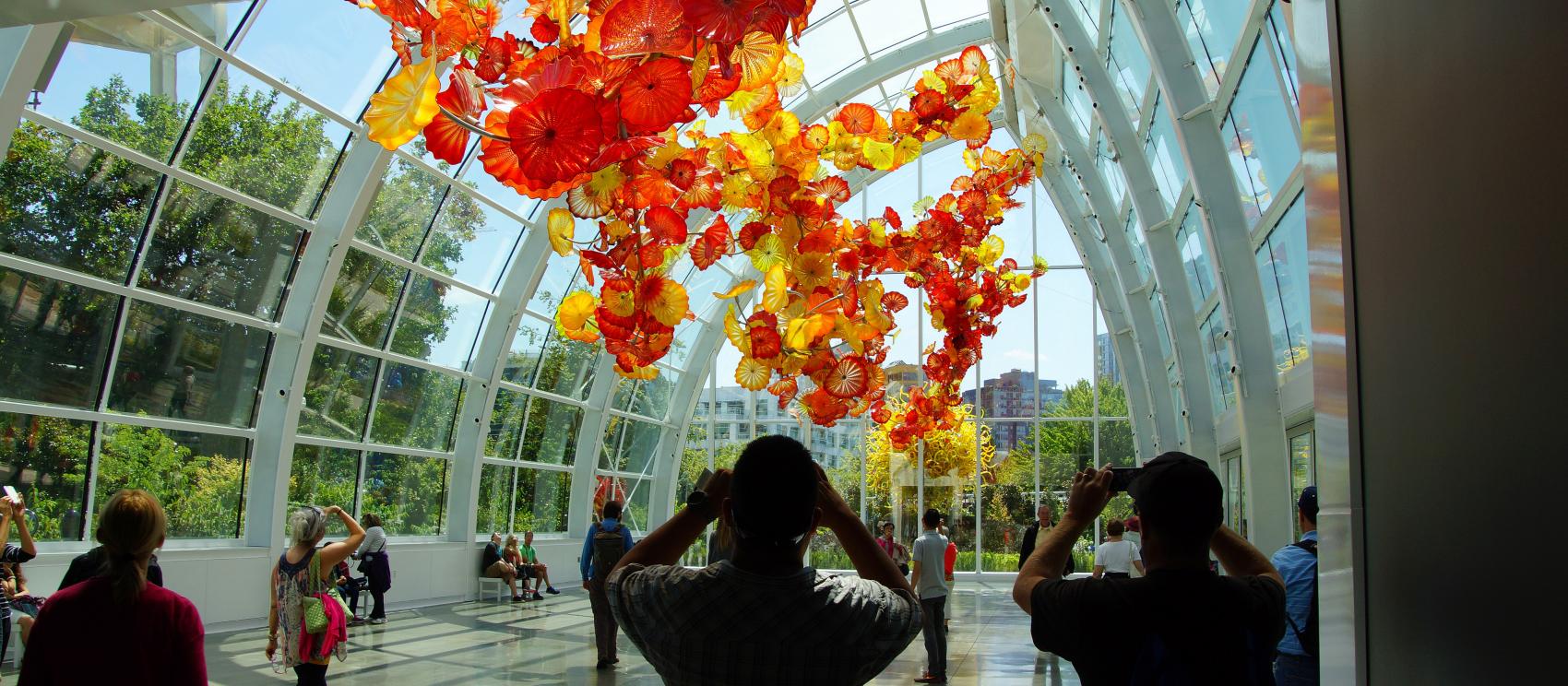 位于西雅图市中心的奇胡利玻璃艺术园