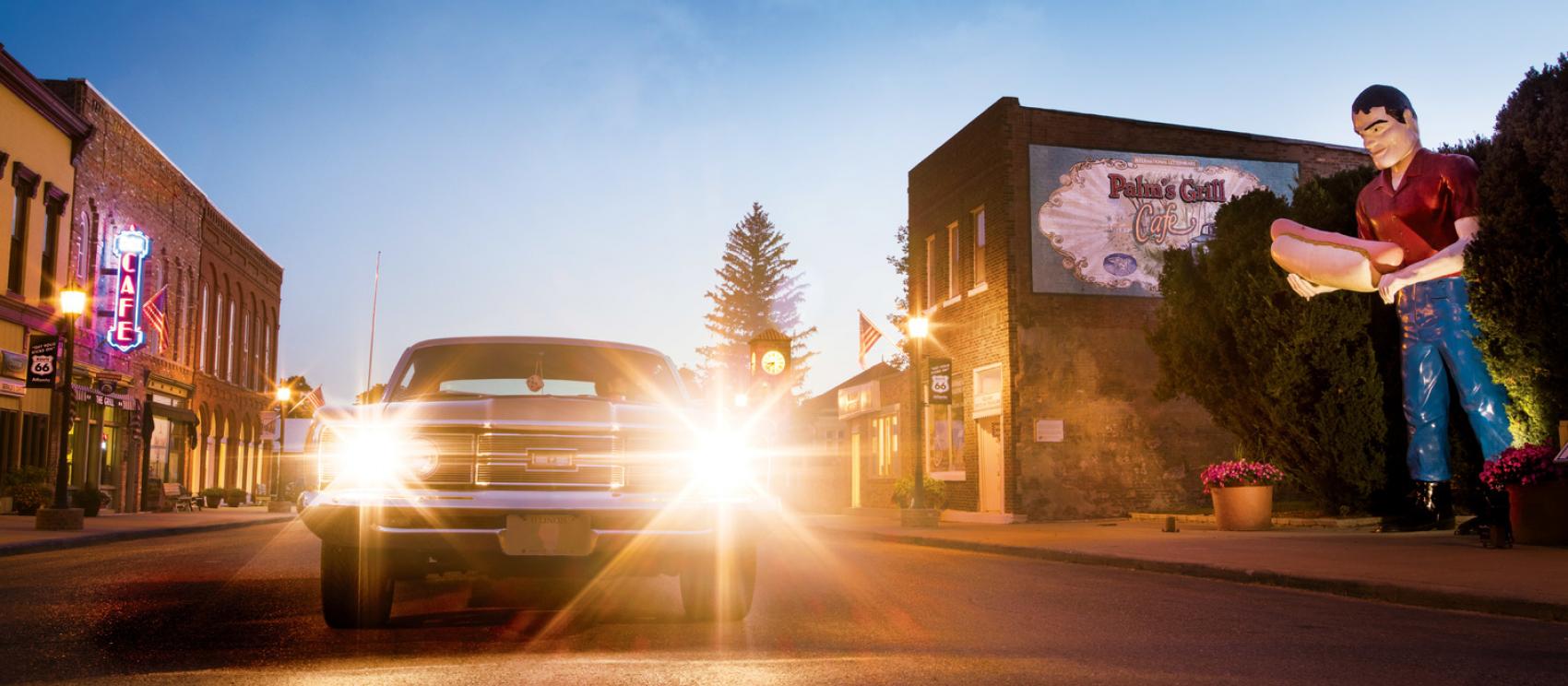 沿标志性的 66 号公路驾车而行