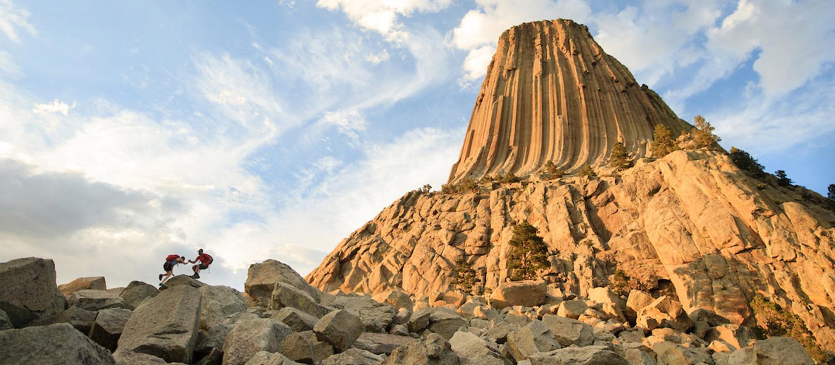 魔鬼塔，于 1906 年被列为美国第一个国家地标