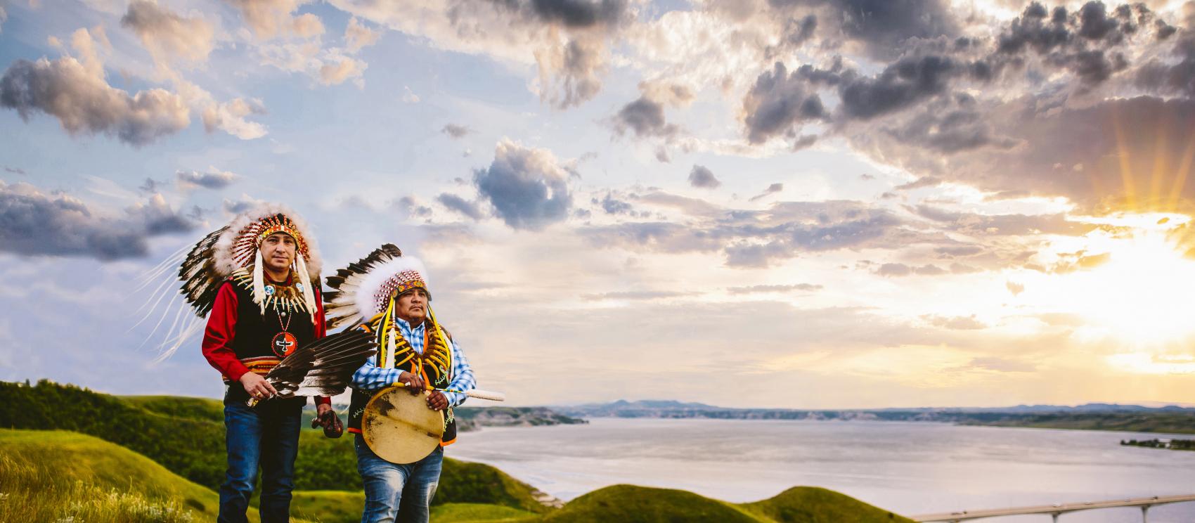 乌鸦高飞州立娱乐区的北美原住民部落成员